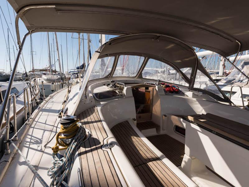 Book yachts online - sailboat - Bavaria 46 Cruiser - Zefyros - Bow &amp; Solar - rent