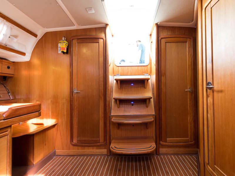 Book yachts online - sailboat - Bavaria 46 Cruiser - Zefyros - Bow &amp; Solar - rent