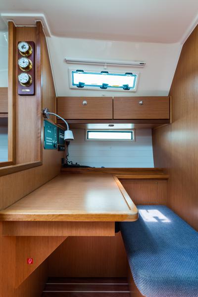 Book yachts online - sailboat - Bavaria 40 Cruiser - Deneb - Bow &amp; Solar - rent