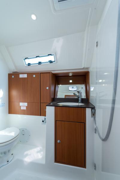 Book yachts online - sailboat - Bavaria 40 Cruiser - Deneb - Bow &amp; Solar - rent