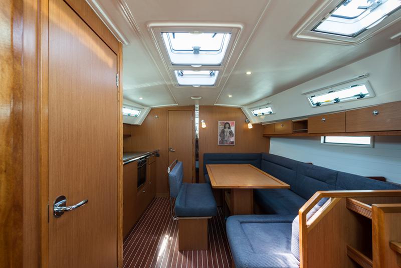 Book yachts online - sailboat - Bavaria 40 Cruiser - Deneb - Bow &amp; Solar - rent