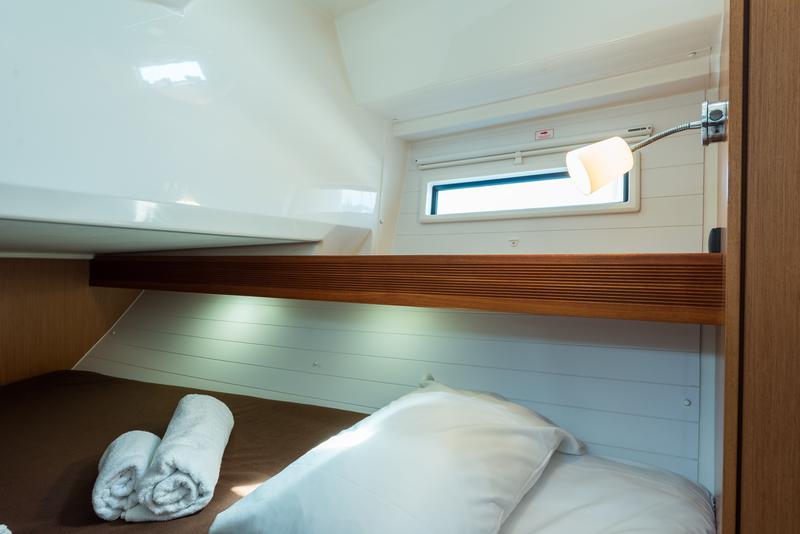 Book yachts online - sailboat - Bavaria 40 Cruiser - Deneb - Bow &amp; Solar - rent