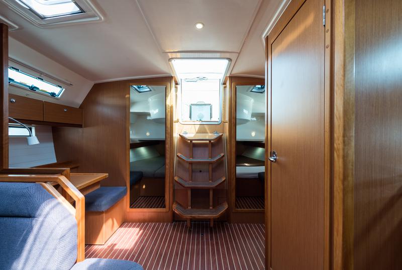 Book yachts online - sailboat - Bavaria 40 Cruiser - Deneb - Bow &amp; Solar - rent