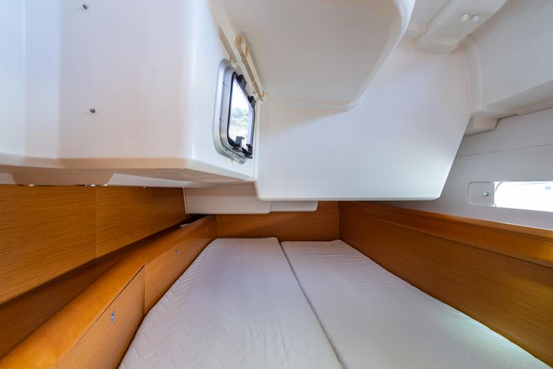 Book yachts online - sailboat - Sun Odyssey 509 - Aposperitis - A/C &amp; Generator - rent