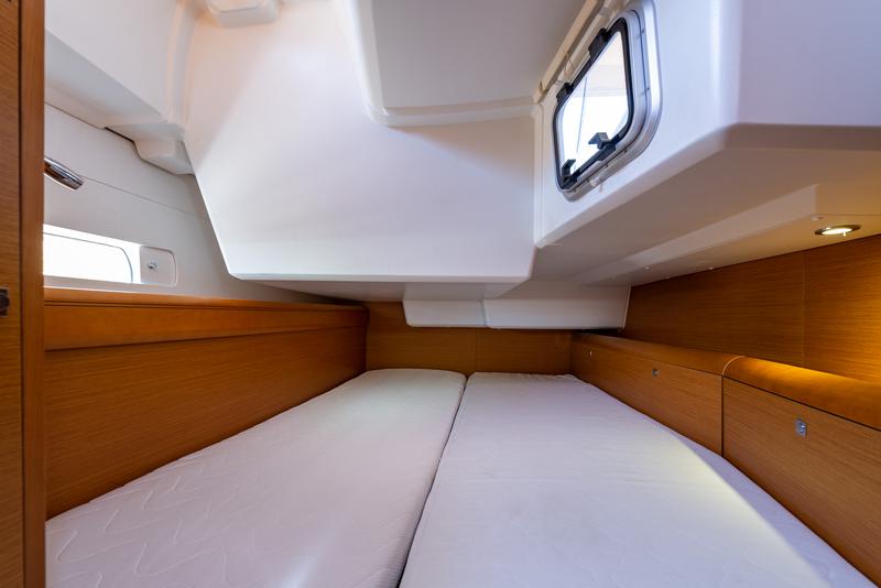 Book yachts online - sailboat - Sun Odyssey 509 - Aposperitis - A/C &amp; Generator - rent