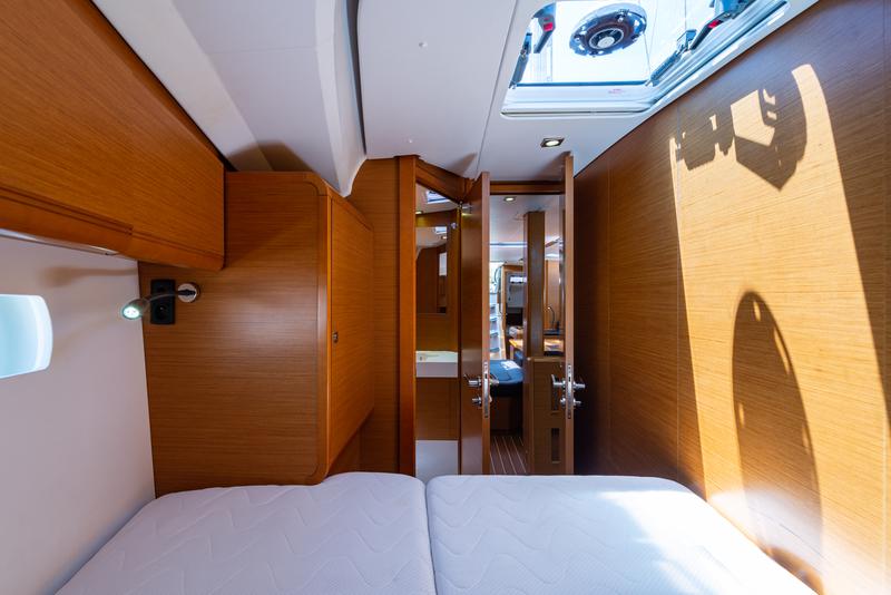 Book yachts online - sailboat - Sun Odyssey 509 - Aposperitis - A/C &amp; Generator - rent