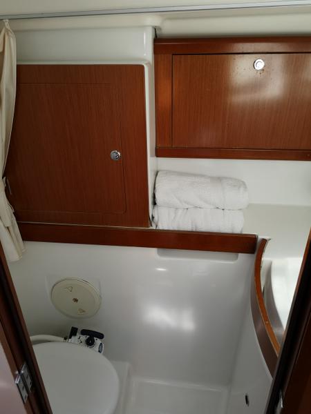 Book yachts online - sailboat - Oceanis 43 - Skyfall - Bow &amp; Solar - rent