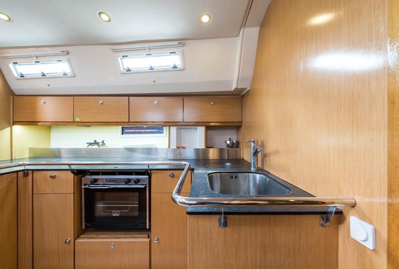 Book yachts online - sailboat - Bavaria Cruiser 50 - Altair - Bow &amp; Solar - rent