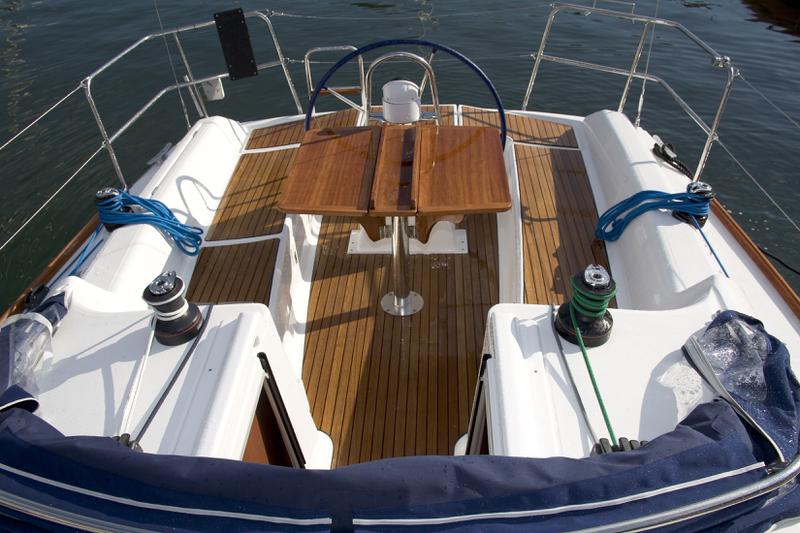 Book yachts online - sailboat - Dufour 325 - Bijoux - rent