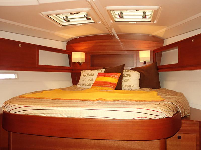 Book yachts online - sailboat - Dufour 450 Owner version - My Live - rent