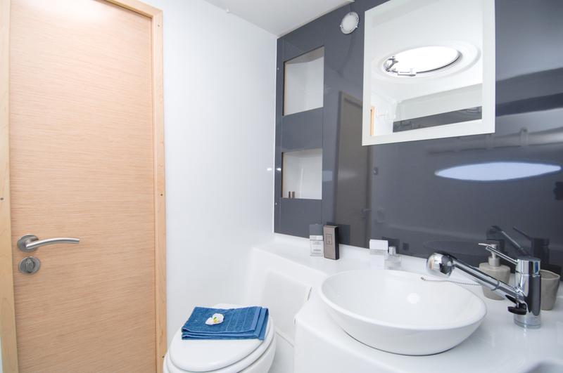 Book yachts online - catamaran - Lipari 41 (4 dbl, 2sgl) - Argos - rent