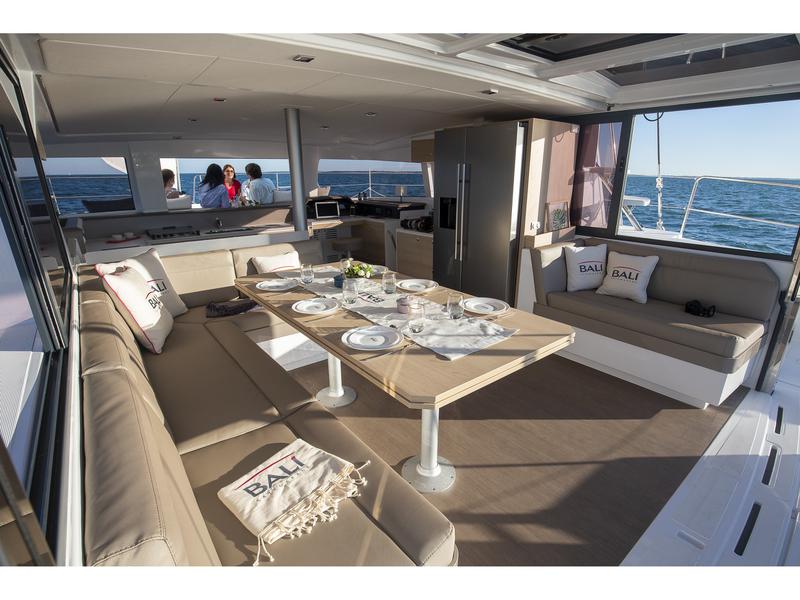 Book yachts online - catamaran - Bali 4.3 - Wahi Nui - rent