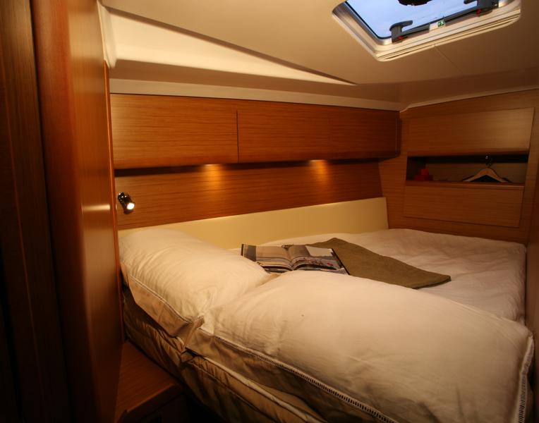 Book yachts online - sailboat - Sun Odyssey 49i - Madeline - rent