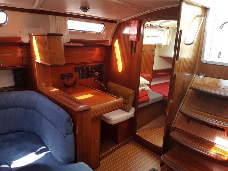 Book yachts online - sailboat - Bavaria 44 - Antares - rent