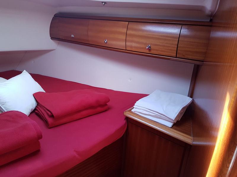 Book yachts online - sailboat - Bavaria 44 - Antares - rent