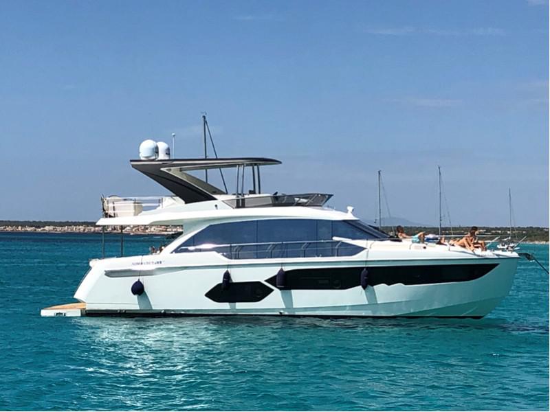 Book yachts online - motorboat - Absolute 58 - Elegant - rent