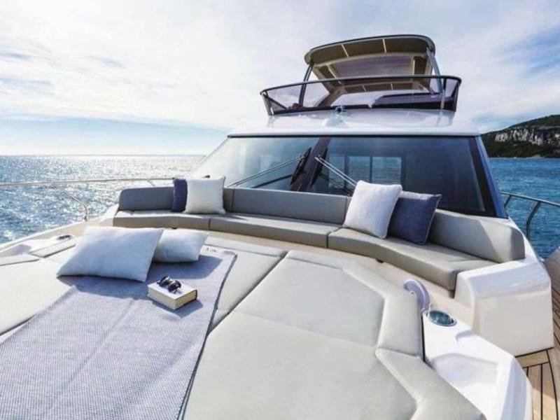 Book yachts online - motorboat - Absolute 58 - Elegant - rent