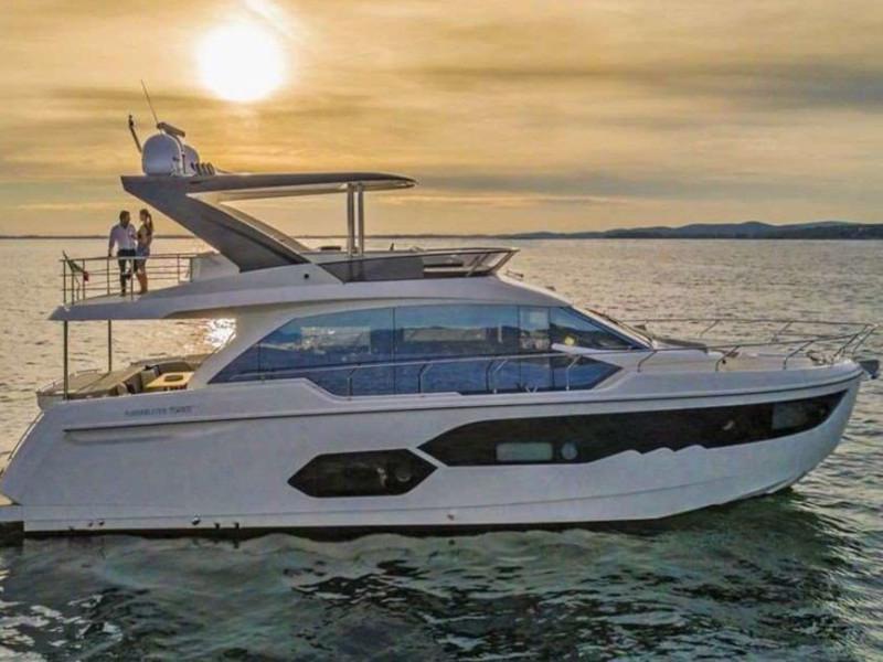 Book yachts online - motorboat - Absolute 58 - Elegant - rent