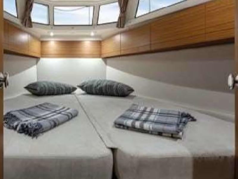 Book yachts online - motorboat - Greenline Hybrid 33 - List - rent