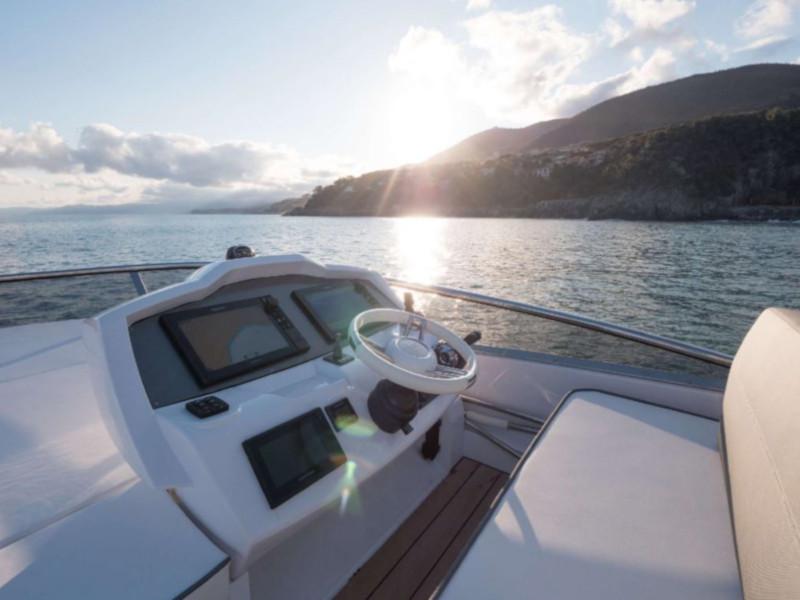 Book yachts online - motorboat - Sessa Fly 54 - Flying Dori - rent