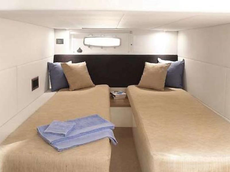 Book yachts online - motorboat - Sealine SC 38 - White Lightening - rent