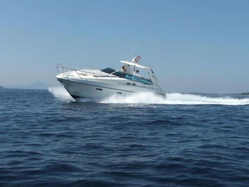 Book yachts online - motorboat - Sealine SC 38 - White Lightening - rent