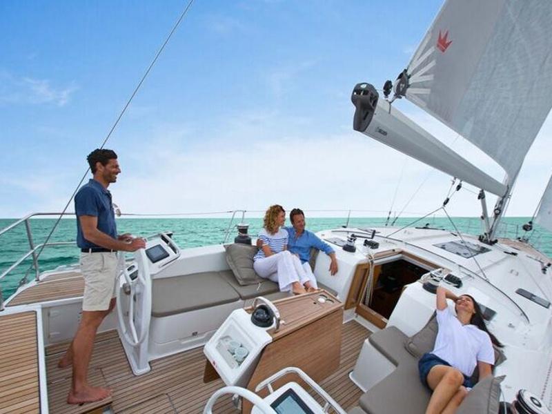 Book yachts online - sailboat - Bavaria Cruiser 51 - Anemone - rent