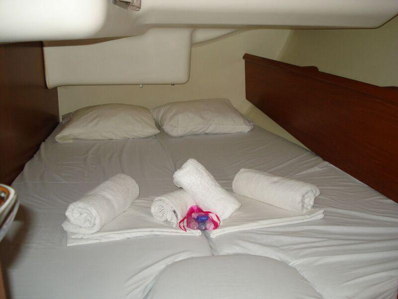 Book yachts online - sailboat - Sun Odyssey 43 - Veni I - rent