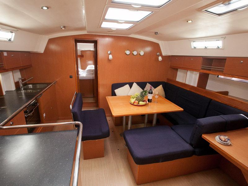 Book yachts online - sailboat - Bavaria Cruiser 45 - iSTONE - rent