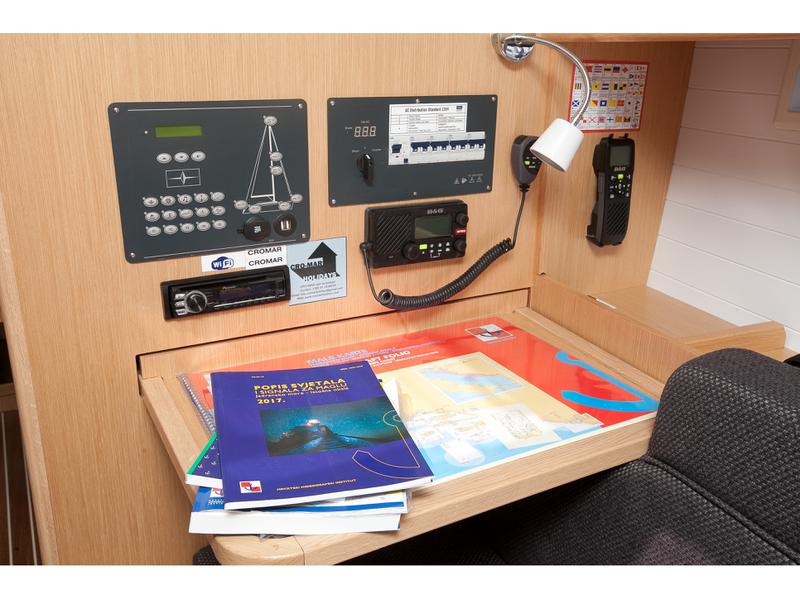 Book yachts online - sailboat - Bavaria Cruiser 37 - Matija - rent