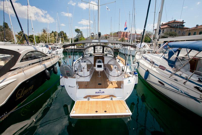 Book yachts online - sailboat - Bavaria Cruiser 37 - Matija - rent