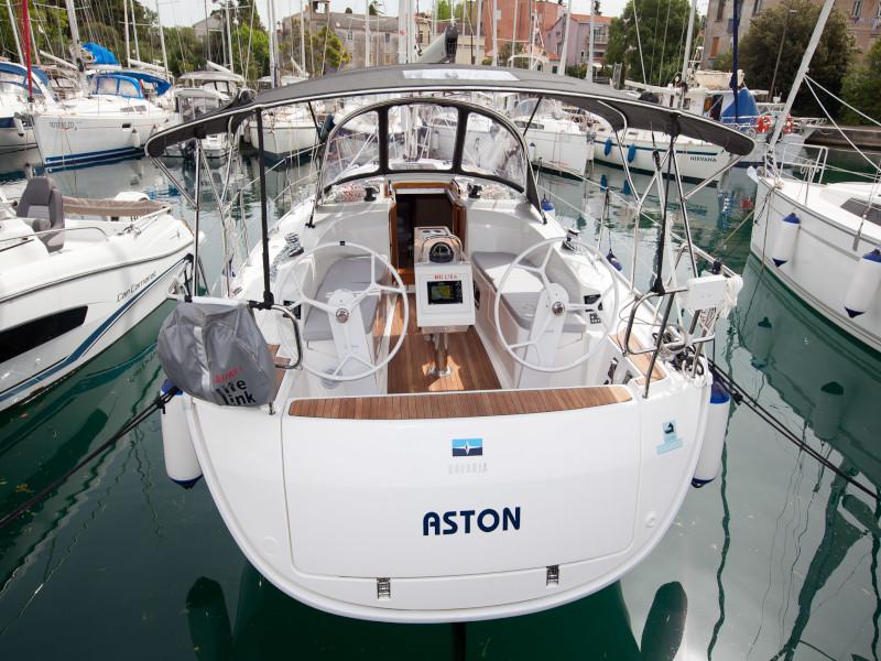 Book yachts online - sailboat - Bavaria Cruiser 34  Style - Aston - rent