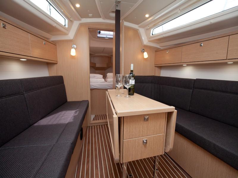 Book yachts online - sailboat - Bavaria Cruiser 34  Style - Aston - rent
