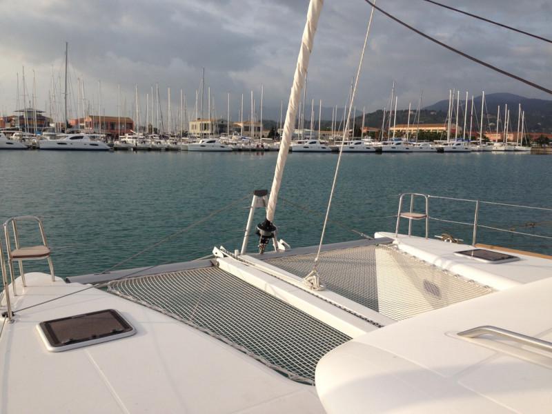 Book yachts online - catamaran - Lagoon 400 S2 - Why not 11 - rent
