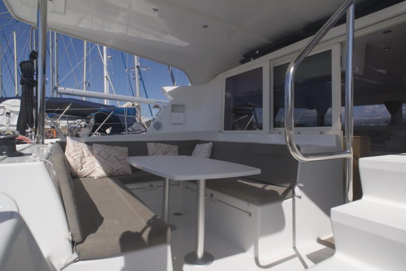 Book yachts online - catamaran - Lagoon 421 - Apre' ski - rent