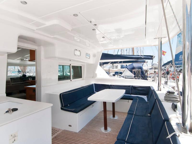 Book yachts online - catamaran - Lagoon 440 - Zippi - rent