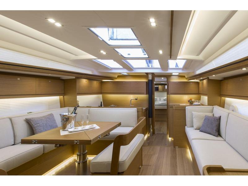 Book yachts online - sailboat - Dufour 520 GL - Captain Redbeard - rent