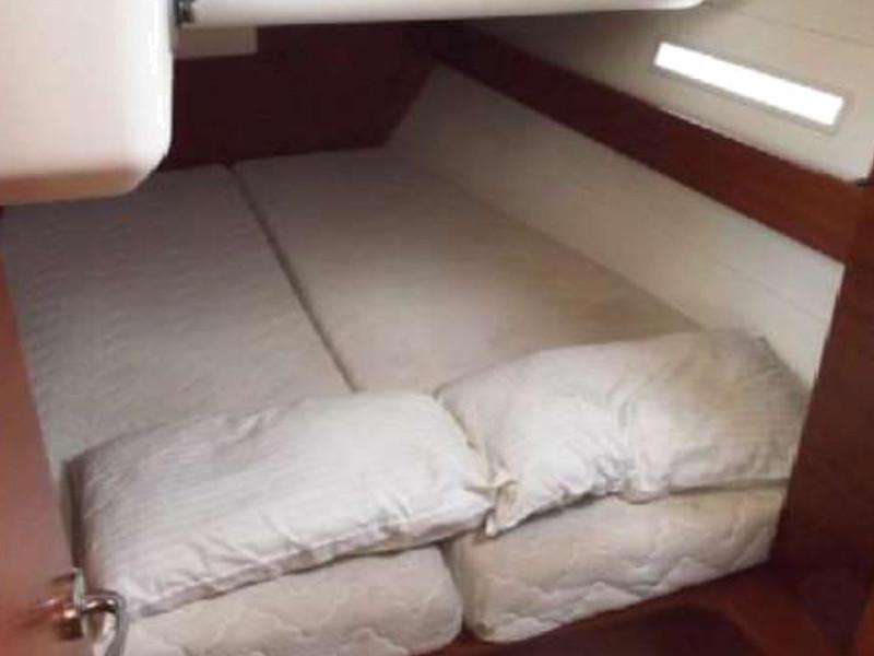 Book yachts online - sailboat - Dufour 450 GL - Oscar Time - rent