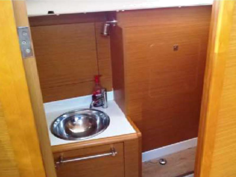 Book yachts online - sailboat - Sun Odyssey 439 - Harry the Viking - rent