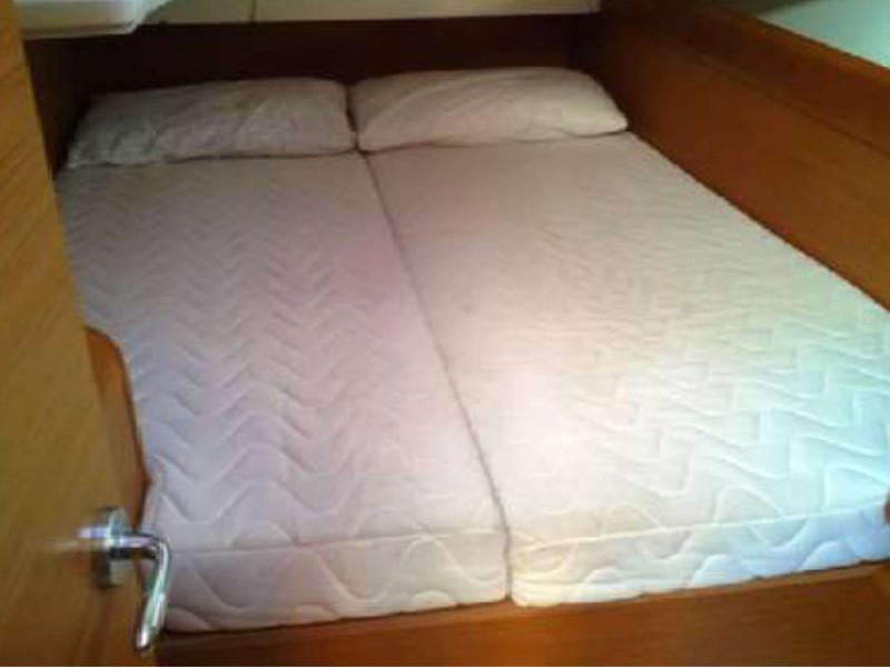 Book yachts online - sailboat - Sun Odyssey 439 - Harry the Viking - rent