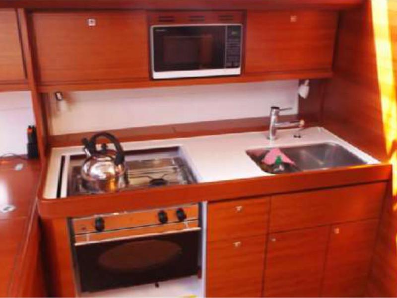 Book yachts online - sailboat - Dufour 410 Grand Large-1 - Balthazar King - rent