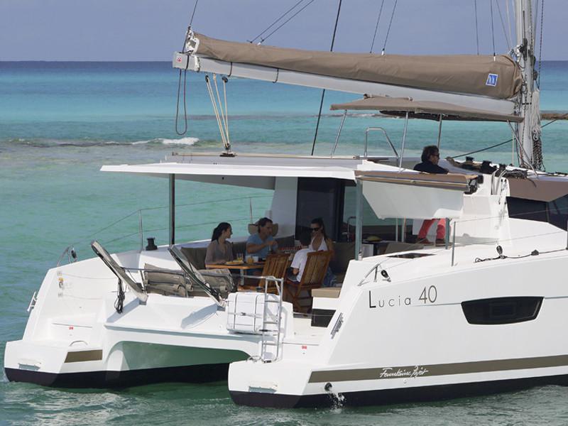 Book yachts online - catamaran - Lucia 40 - Summer Sun - rent