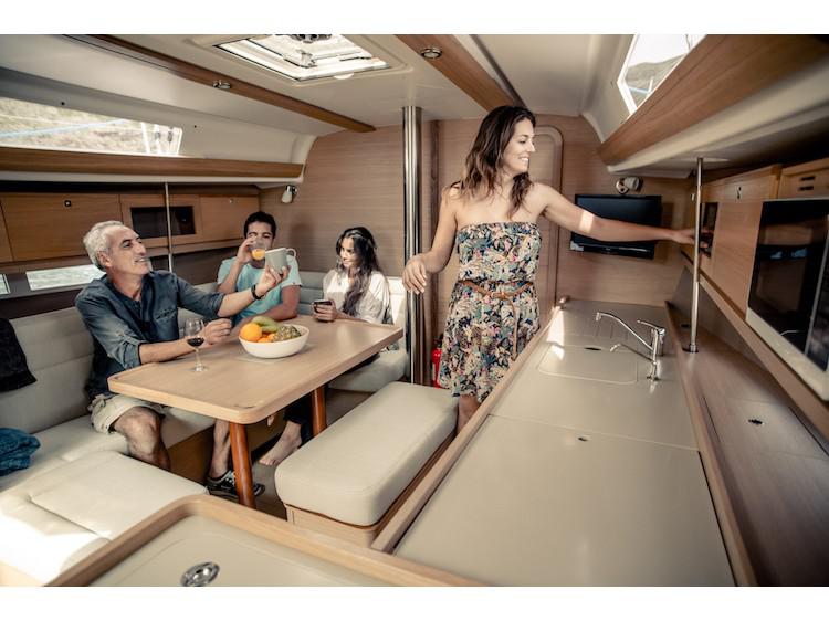 Book yachts online - sailboat - Dufour Grand Large 382 - Allegro - rent