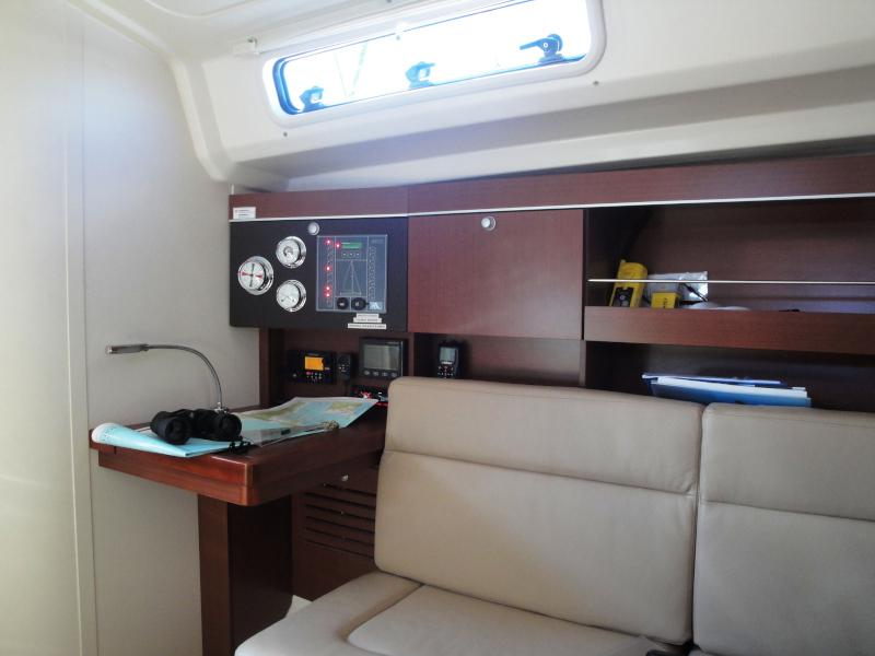 Book yachts online - sailboat - Hanse 385 - Pagode - rent