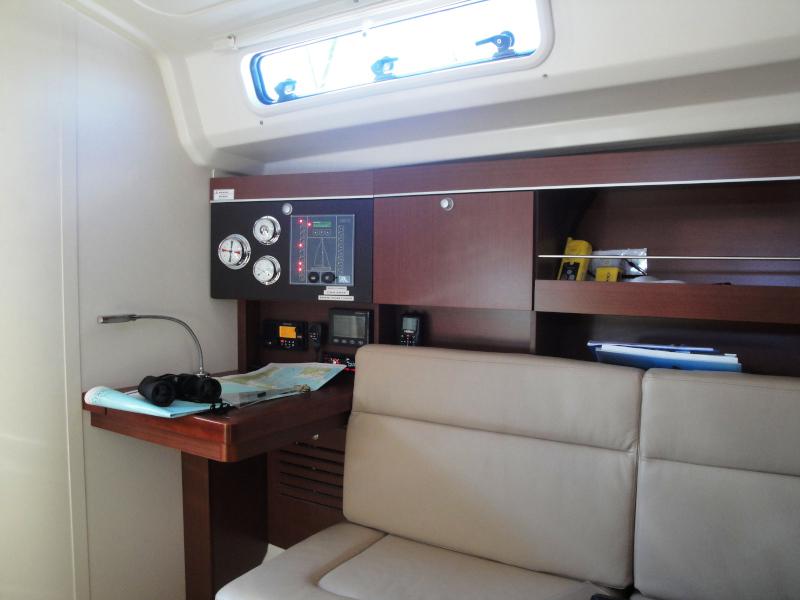 Book yachts online - sailboat - Hanse 385 - Pagode - rent