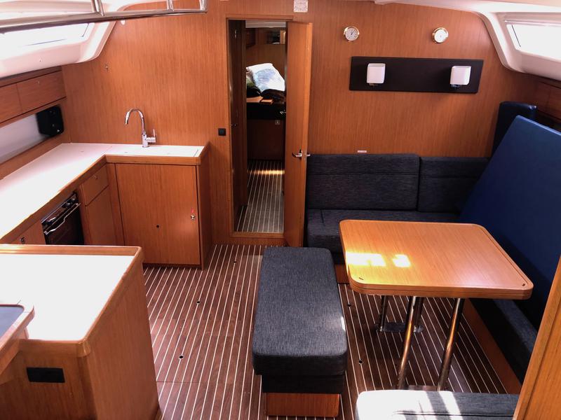 Book yachts online - sailboat - Bavaria Cruiser 51 - s/y Ekavi  with AIS, NAVTEX - rent