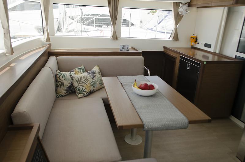 Book yachts online - catamaran - Lagoon 40 - Venus  - rent