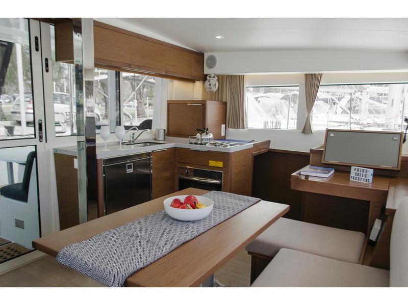 Book yachts online - catamaran - Lagoon 40 - Venus  - rent