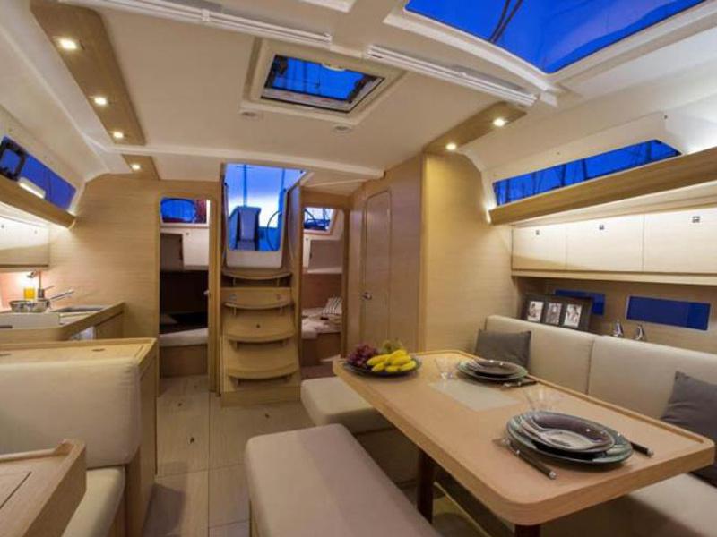 Book yachts online - sailboat - Dufour 412 Grand Large - Iliana - rent