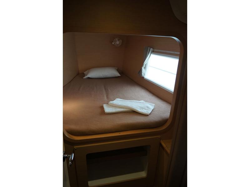 Book yachts online - catamaran - Lagoon 380 S2 - Dido - rent